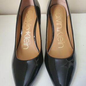 Calvin Klein Women's Gayle Pump Size 7M Black Patent Leather